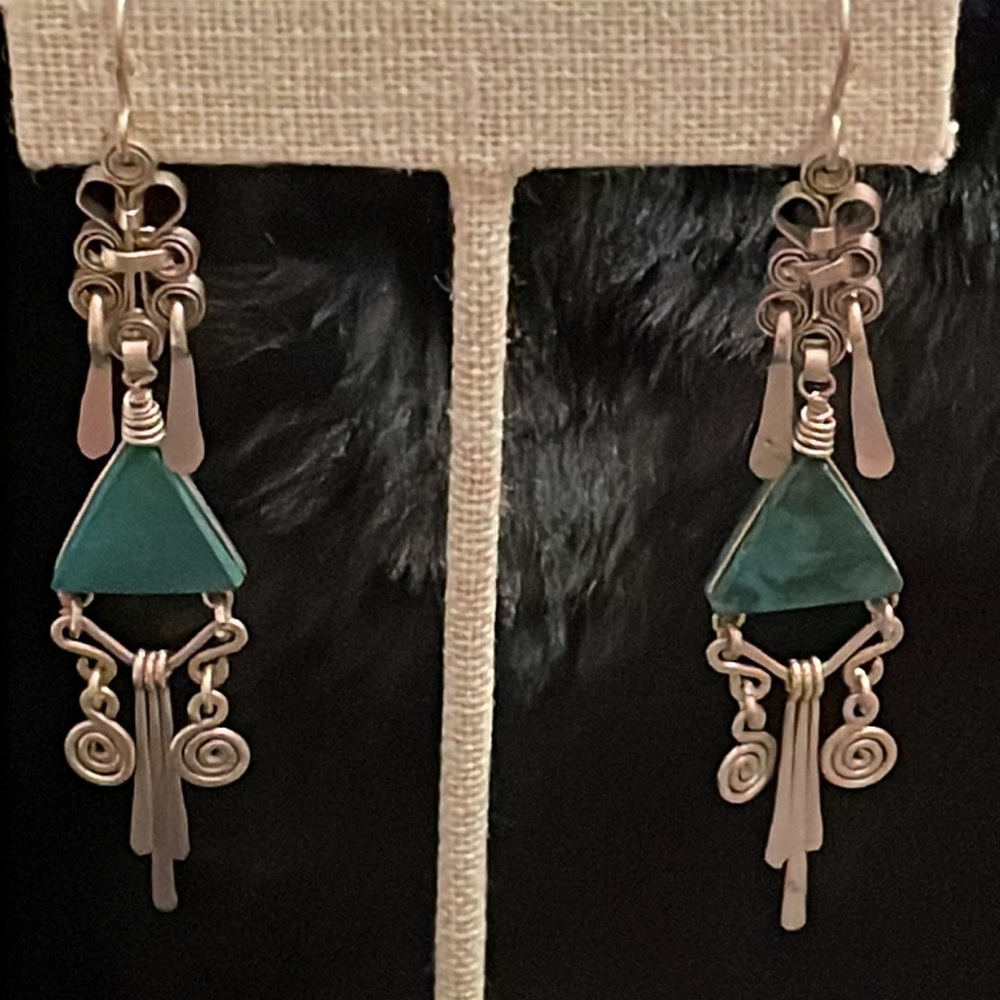 Silver and stone earrings Nice No stamp they were handcrafted got at festival. - Picture 3 of 7